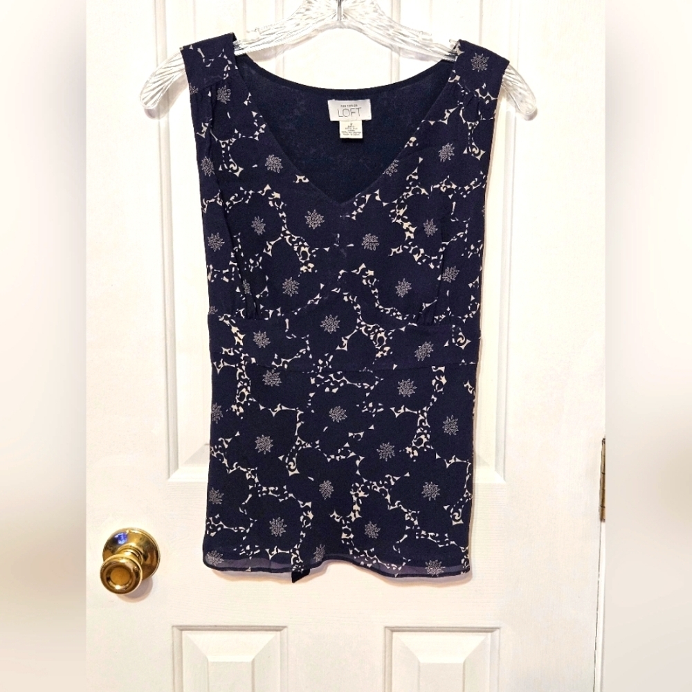 LOFT blue floral blouse size 8